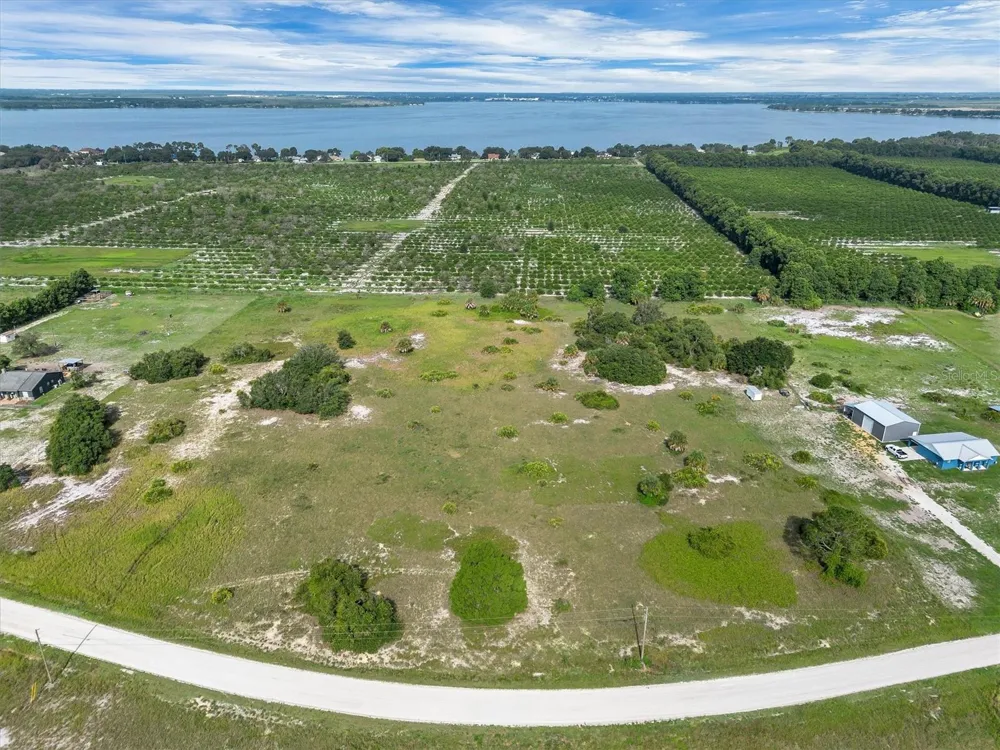 2478 OLD GROVE TRAIL Frostproof, FL 33843