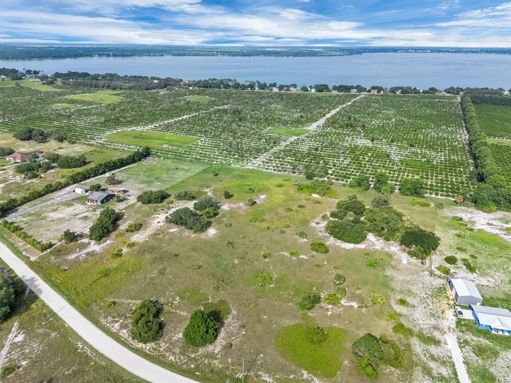 2478 OLD GROVE TRAIL Frostproof, FL 33843