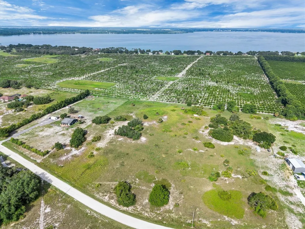 2478 OLD GROVE TRAIL Frostproof, FL 33843