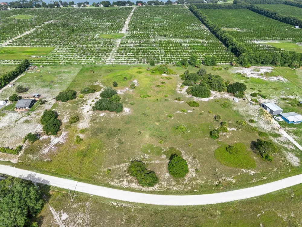 2478 OLD GROVE TRAIL Frostproof, FL 33843