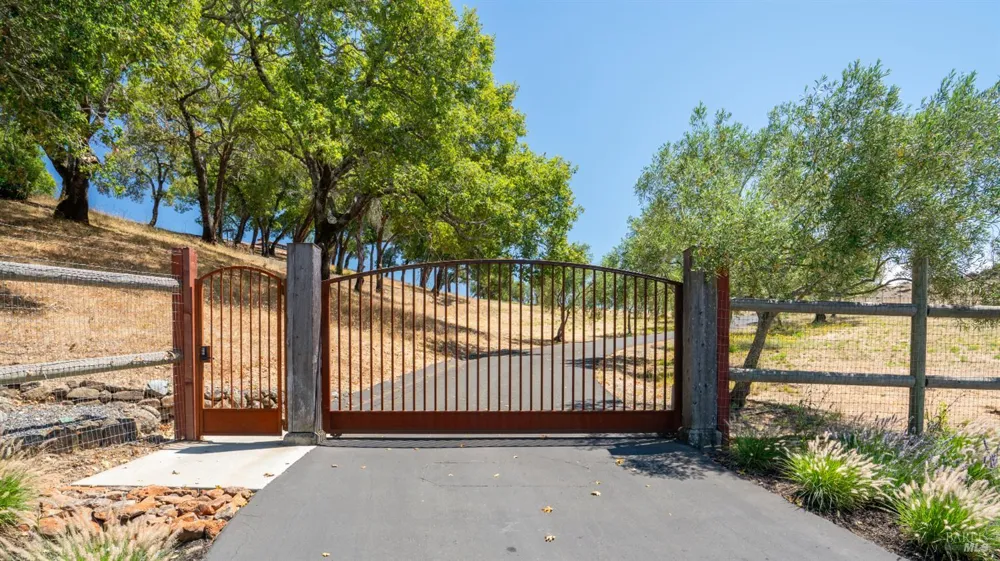 6450 Plum Ranch Road Santa Rosa, CA 95404