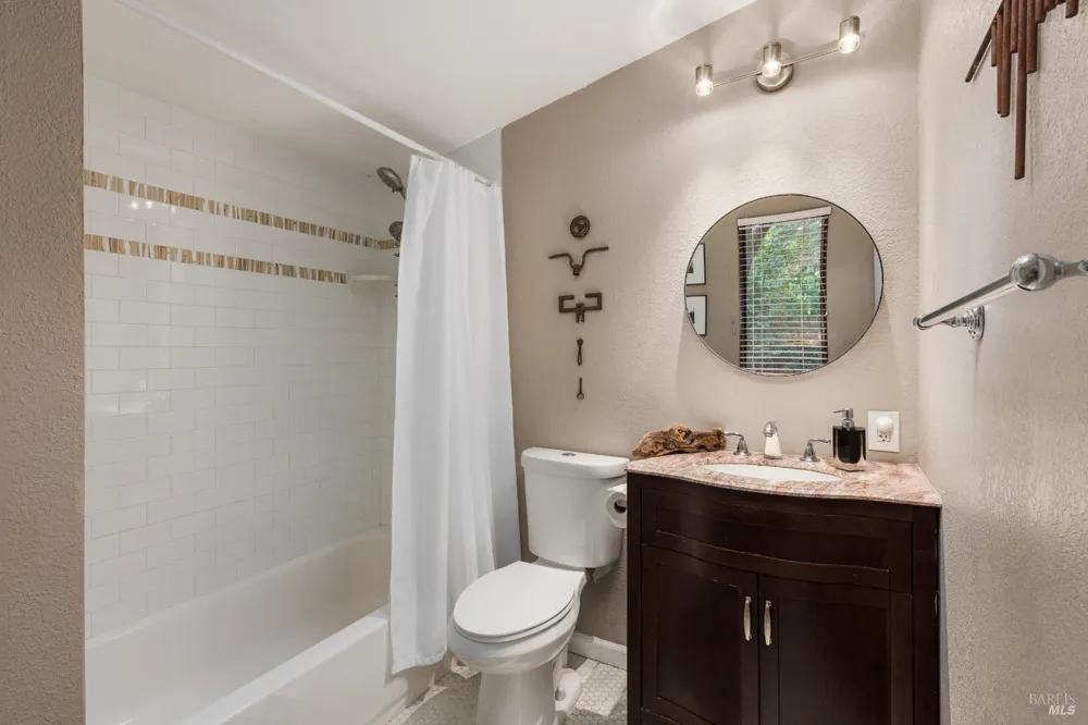 11150 Terrace Drive Forestville, CA 95436