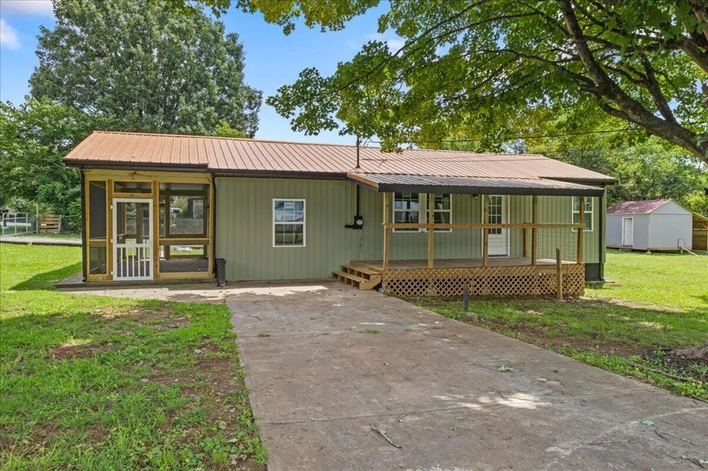 302 Kale Avenue Englewood, TN 37329