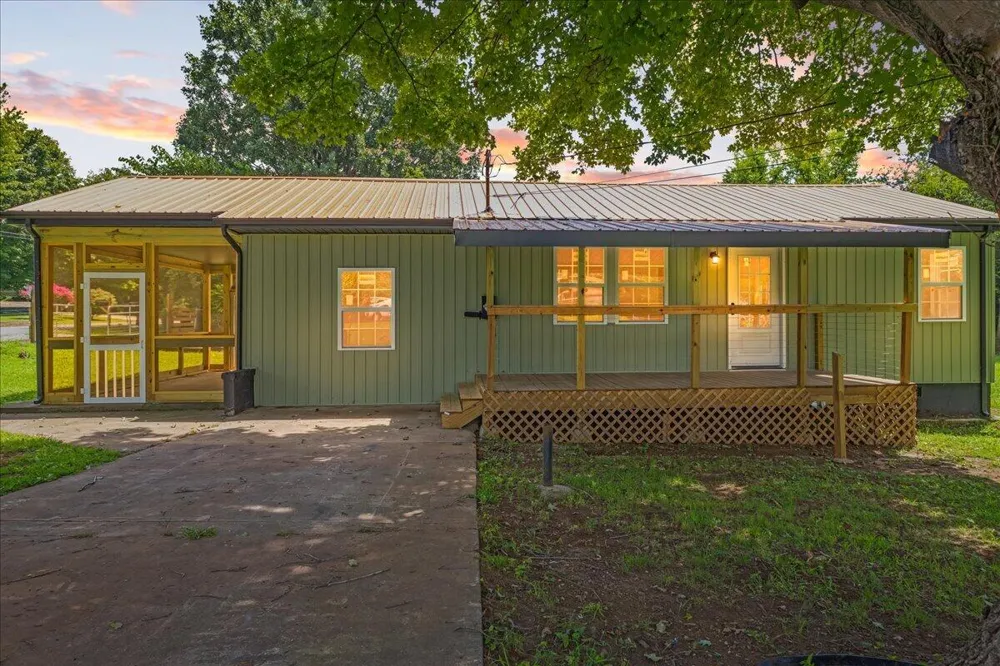302 Kale Avenue Englewood, TN 37329