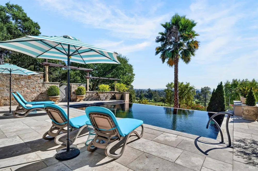 1176 Castle Oaks Drive Napa, CA 94558