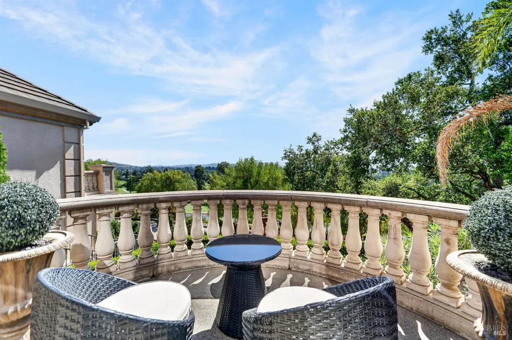 1176 Castle Oaks Drive Napa, CA 94558