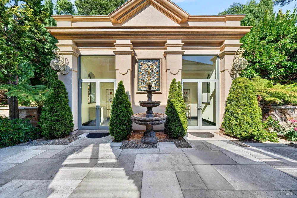 1176 Castle Oaks Drive Napa, CA 94558