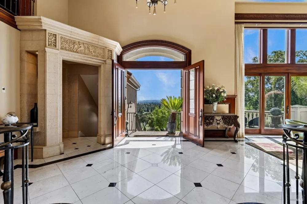 1176 Castle Oaks Drive Napa, CA 94558