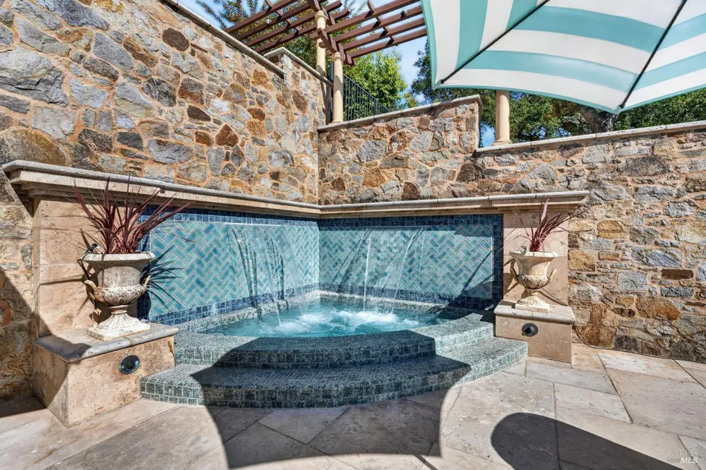 1176 Castle Oaks Drive Napa, CA 94558