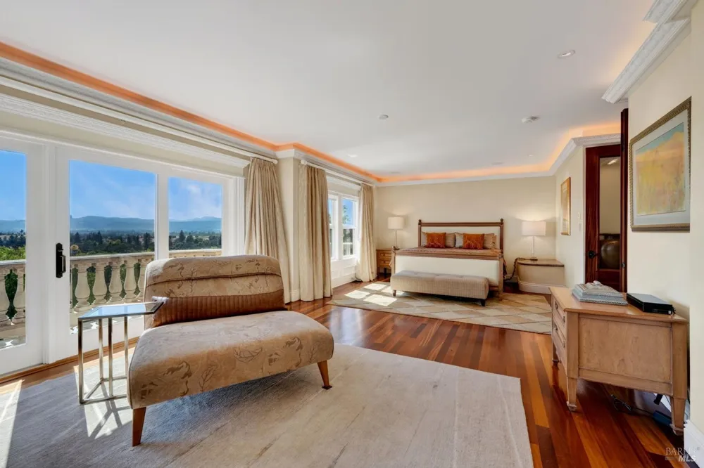 1176 Castle Oaks Drive Napa, CA 94558