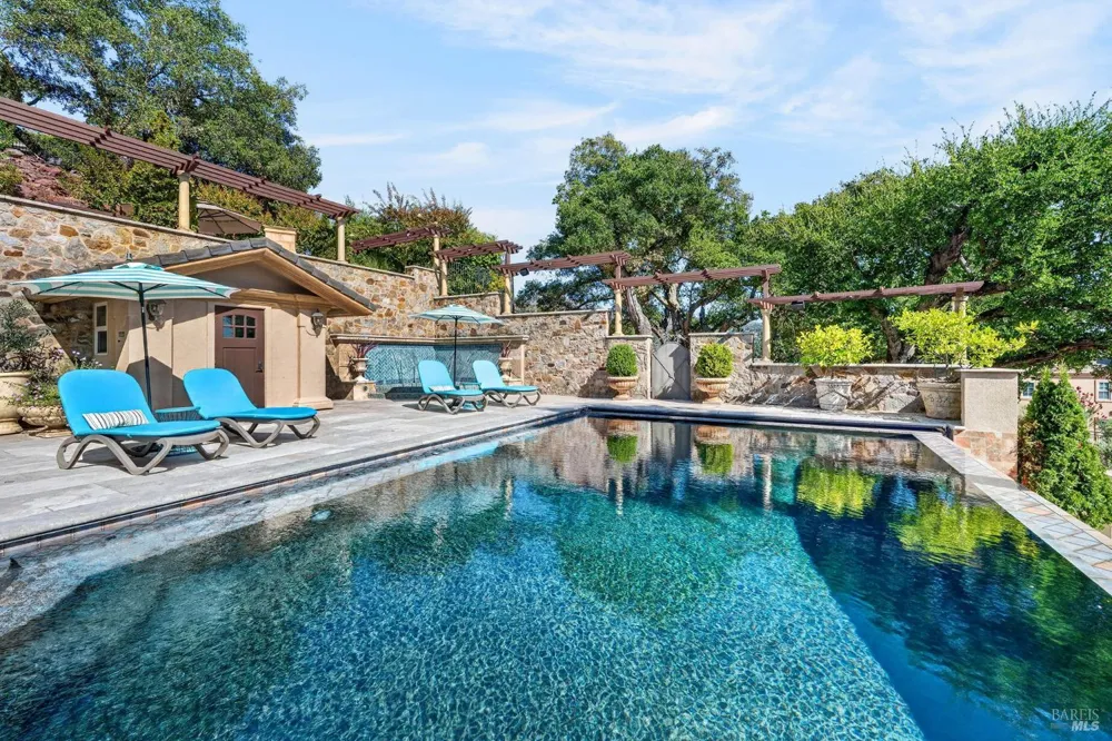 1176 Castle Oaks Drive Napa, CA 94558