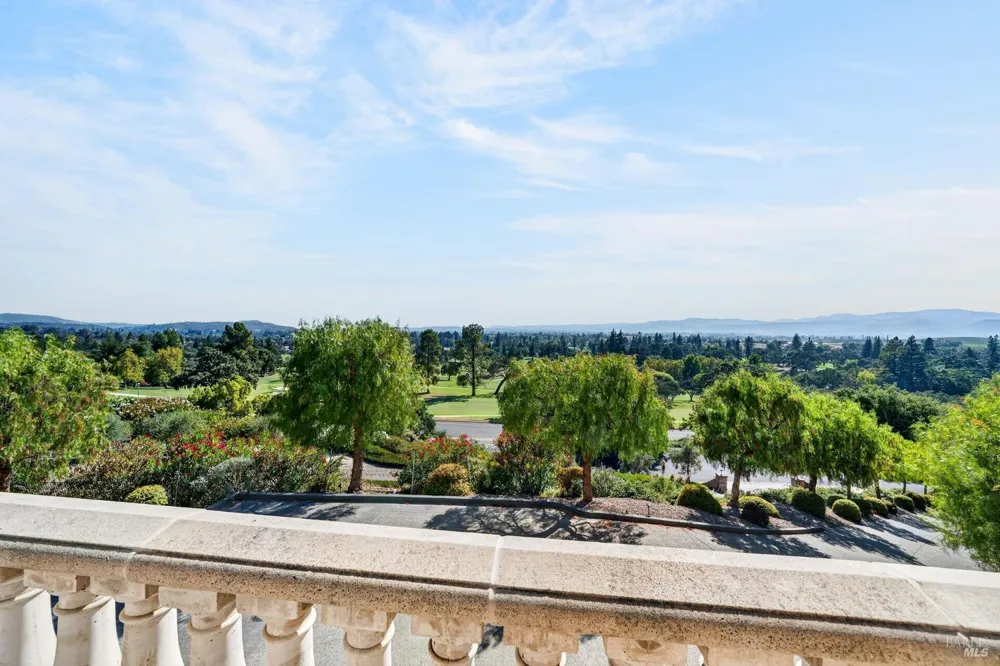 1176 Castle Oaks Drive Napa, CA 94558
