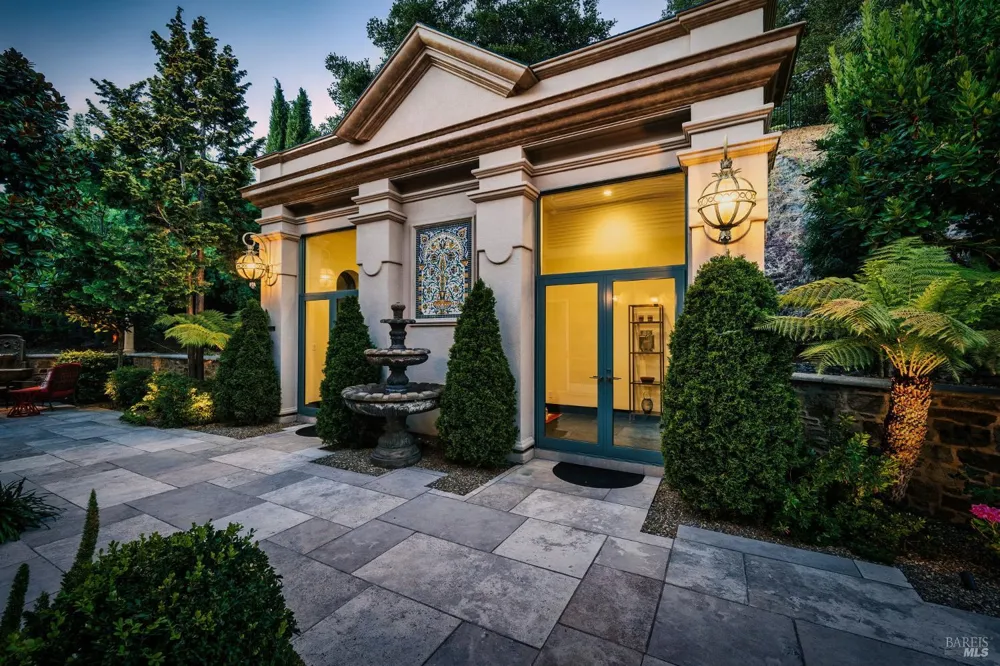 1176 Castle Oaks Drive Napa, CA 94558