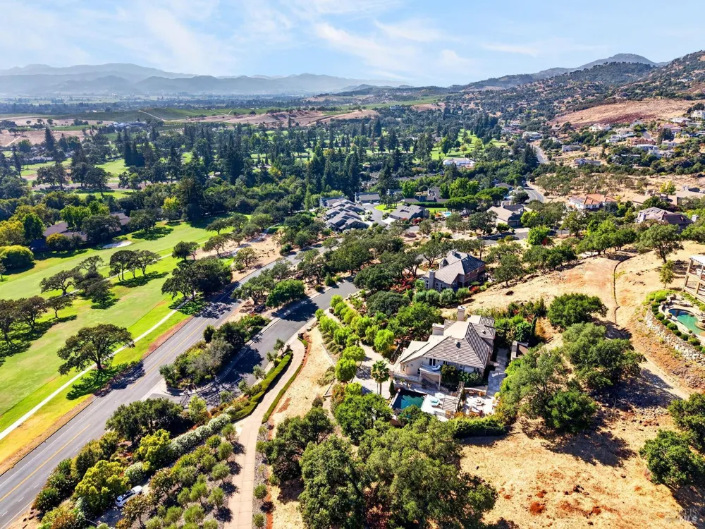 1176 Castle Oaks Drive Napa, CA 94558