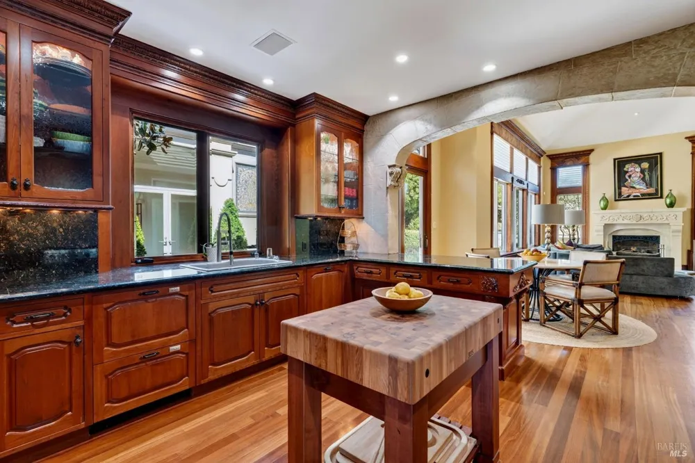 1176 Castle Oaks Drive Napa, CA 94558