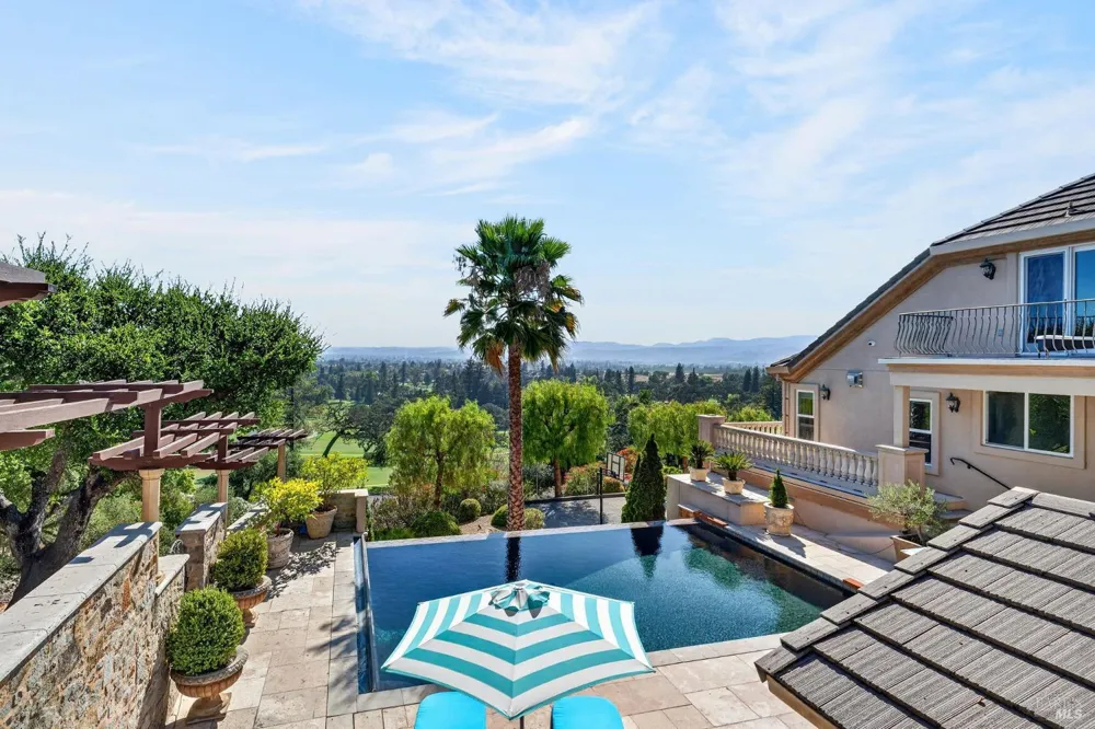 1176 Castle Oaks Drive Napa, CA 94558