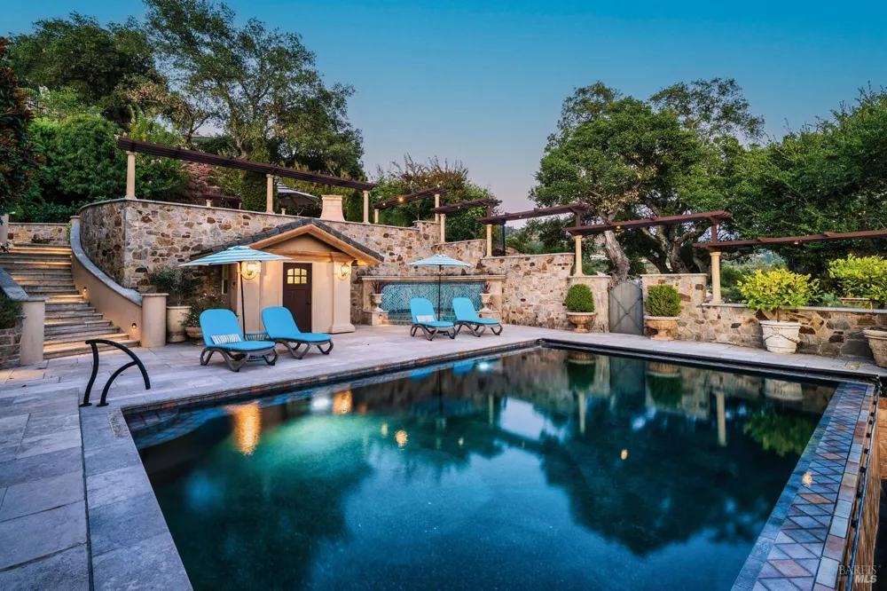 1176 Castle Oaks Drive Napa, CA 94558