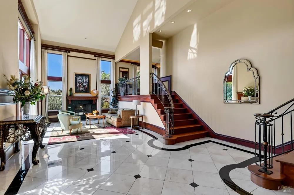 1176 Castle Oaks Drive Napa, CA 94558