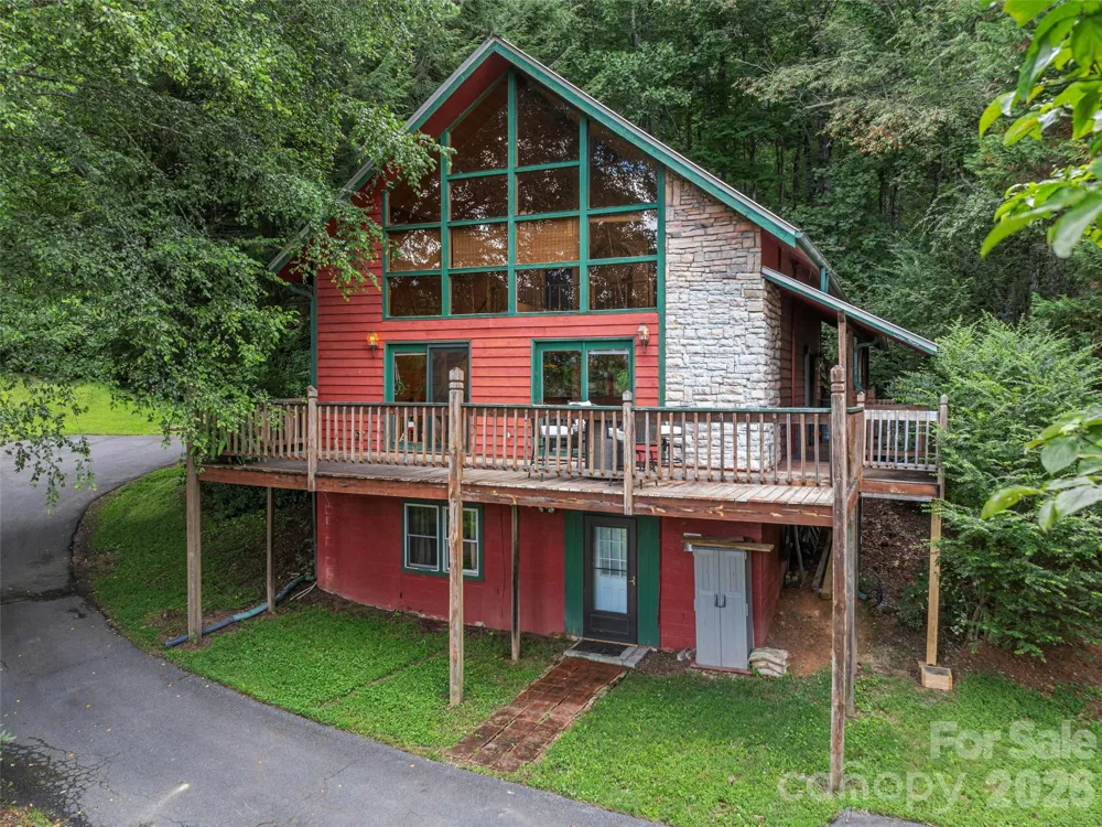 215 Hall Top Road Waynesville, NC 28786