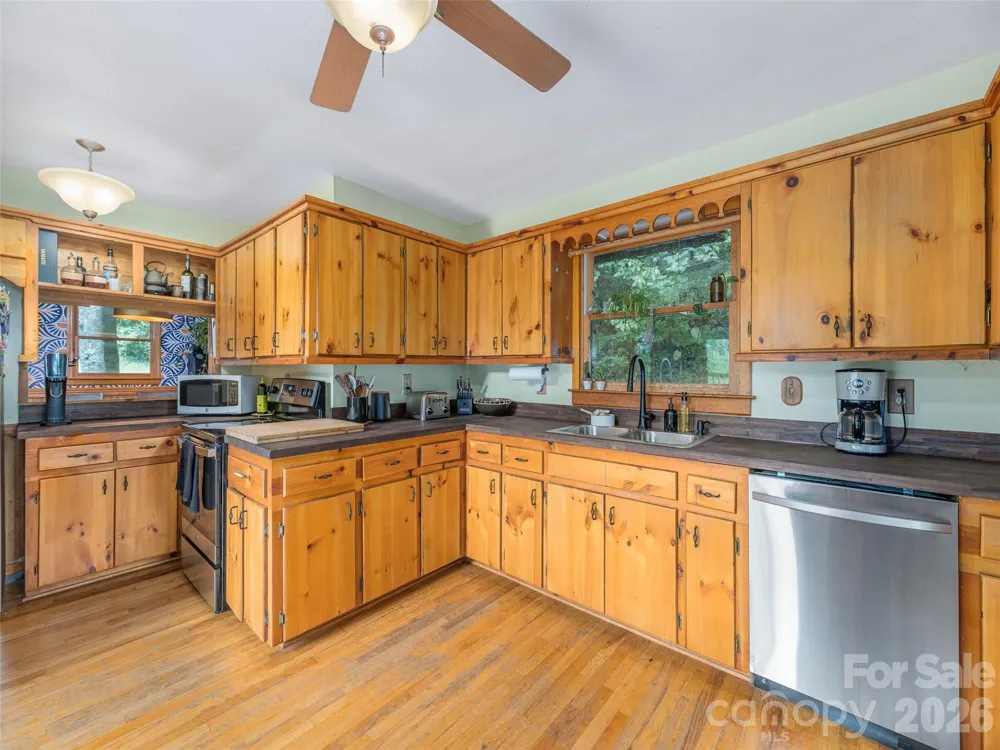 215 Hall Top Road Waynesville, NC 28786