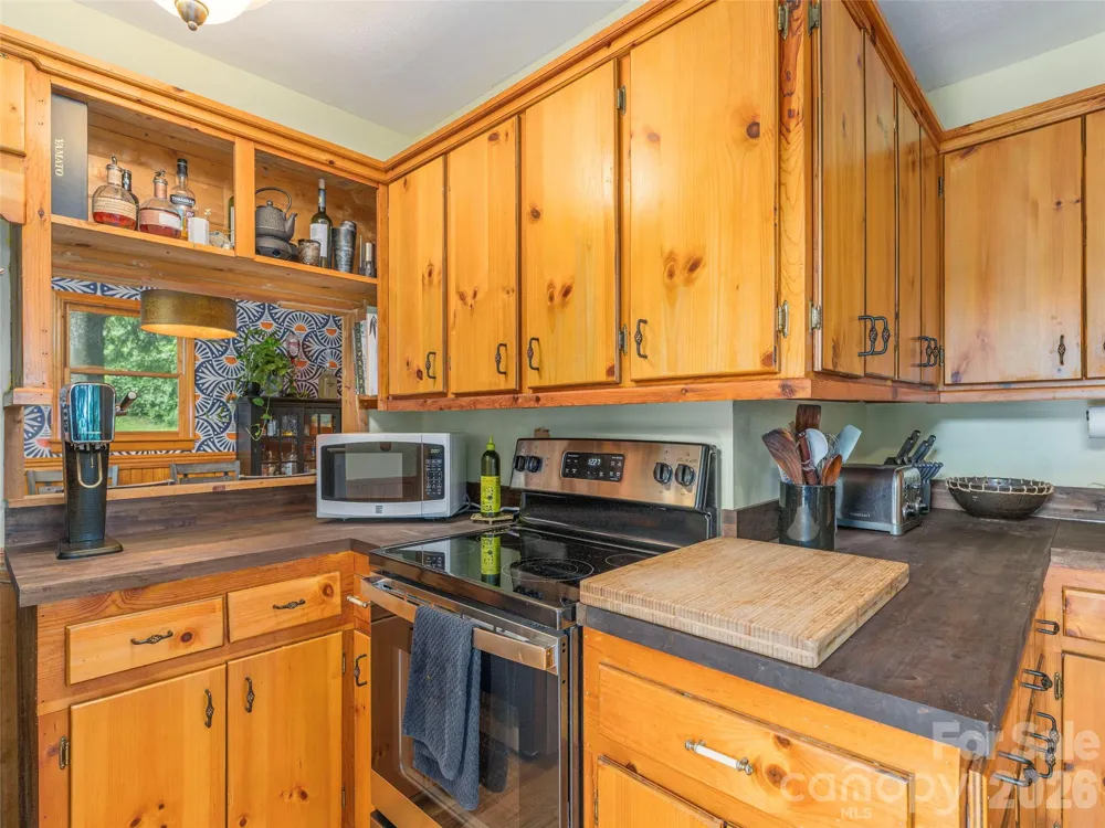 215 Hall Top Road Waynesville, NC 28786