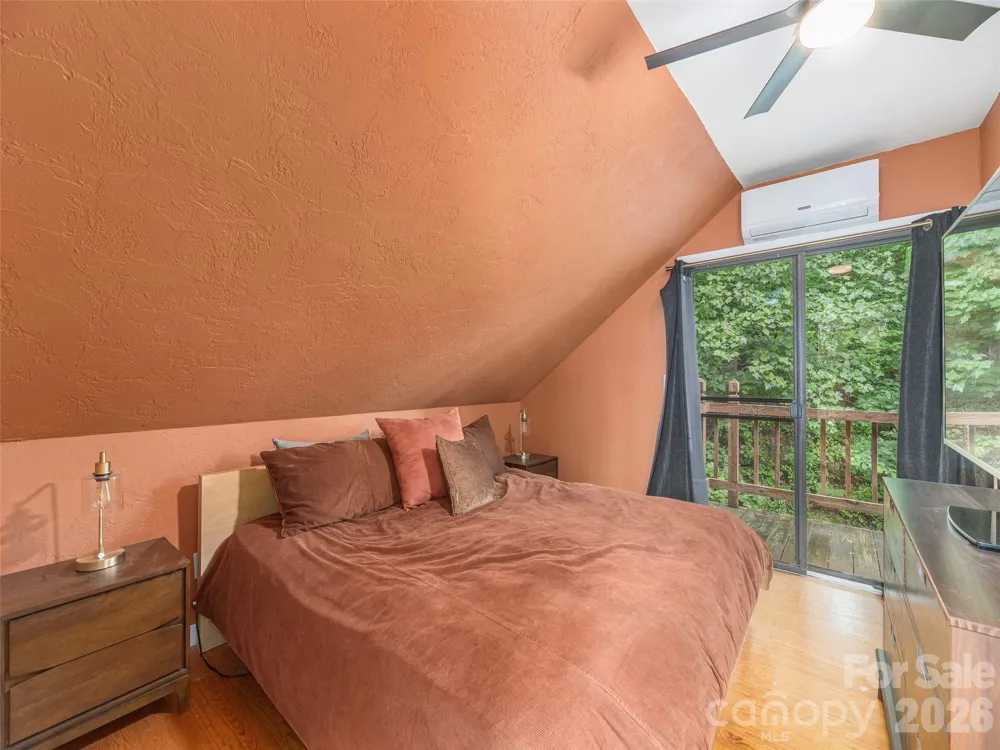 215 Hall Top Road Waynesville, NC 28786