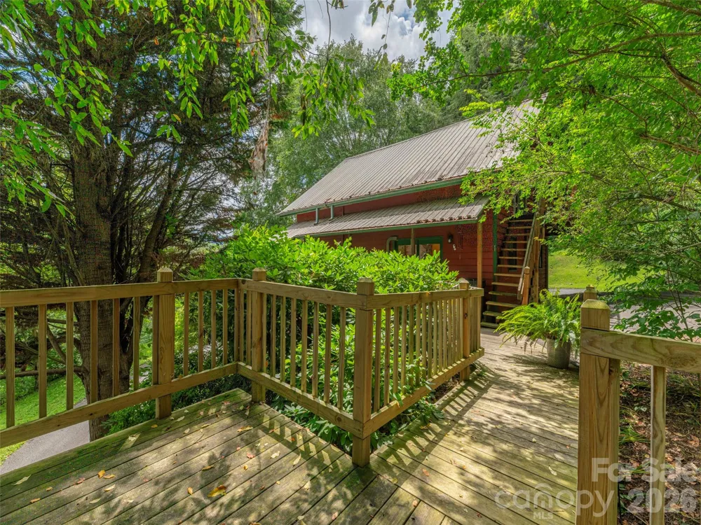 215 Hall Top Road Waynesville, NC 28786