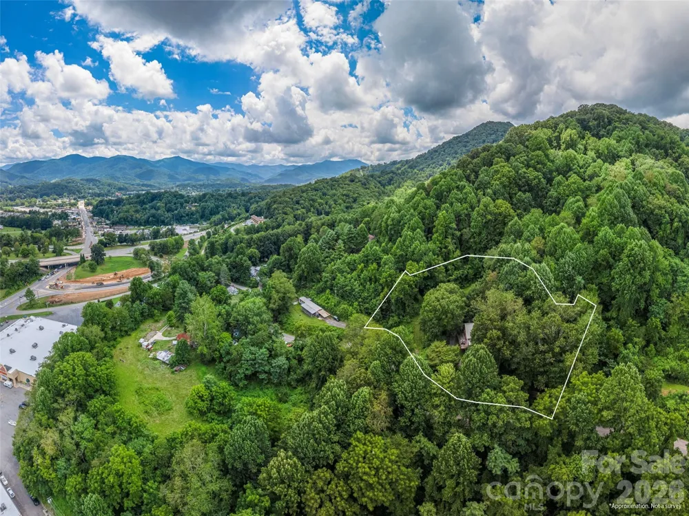 215 Hall Top Road Waynesville, NC 28786