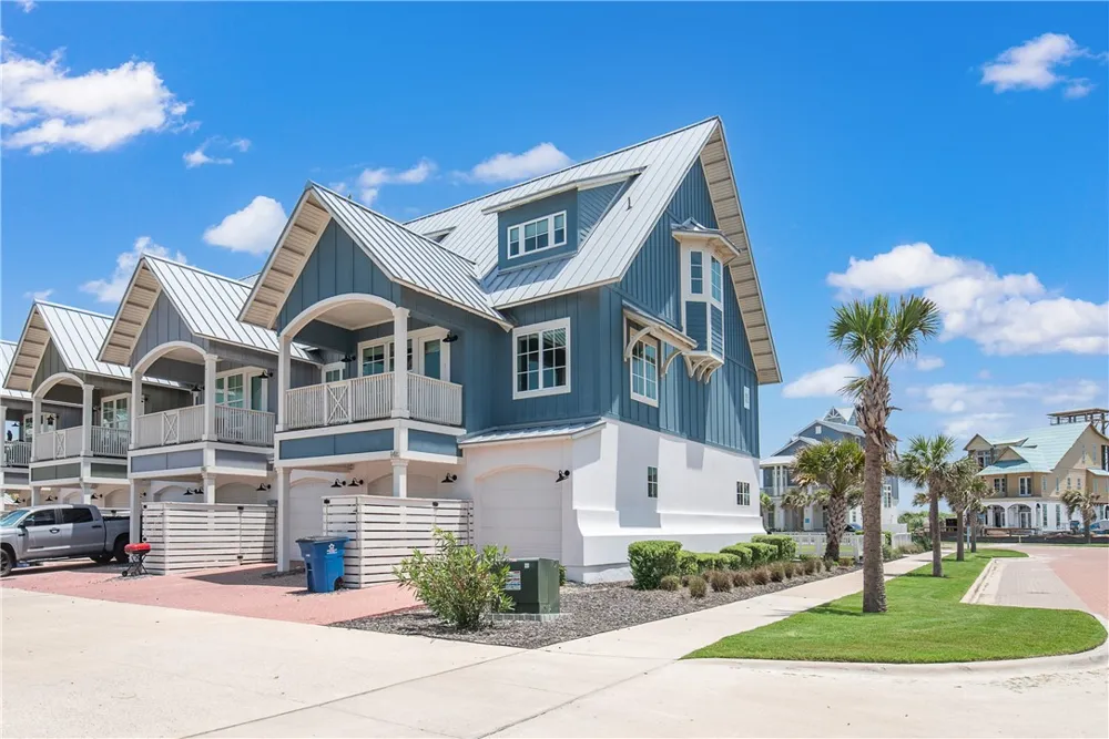 148 Sabal Lane Port Aransas, TX 78373