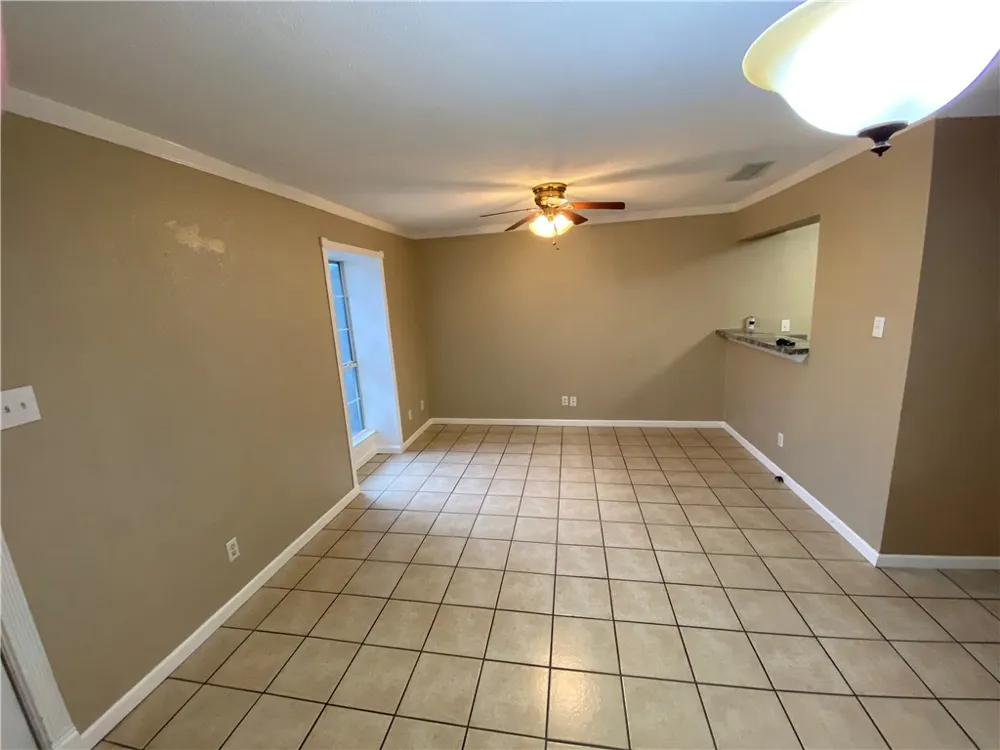 6702 Everhart #H-108 Corpus Christi, TX 78413