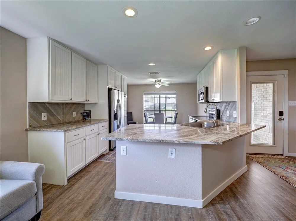 543 Lydia Ann Channel Port Aransas, TX 78373