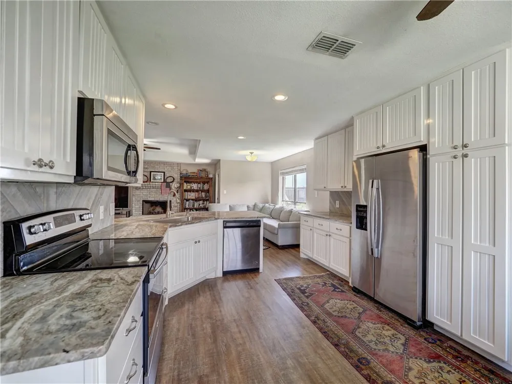 543 Lydia Ann Channel Port Aransas, TX 78373