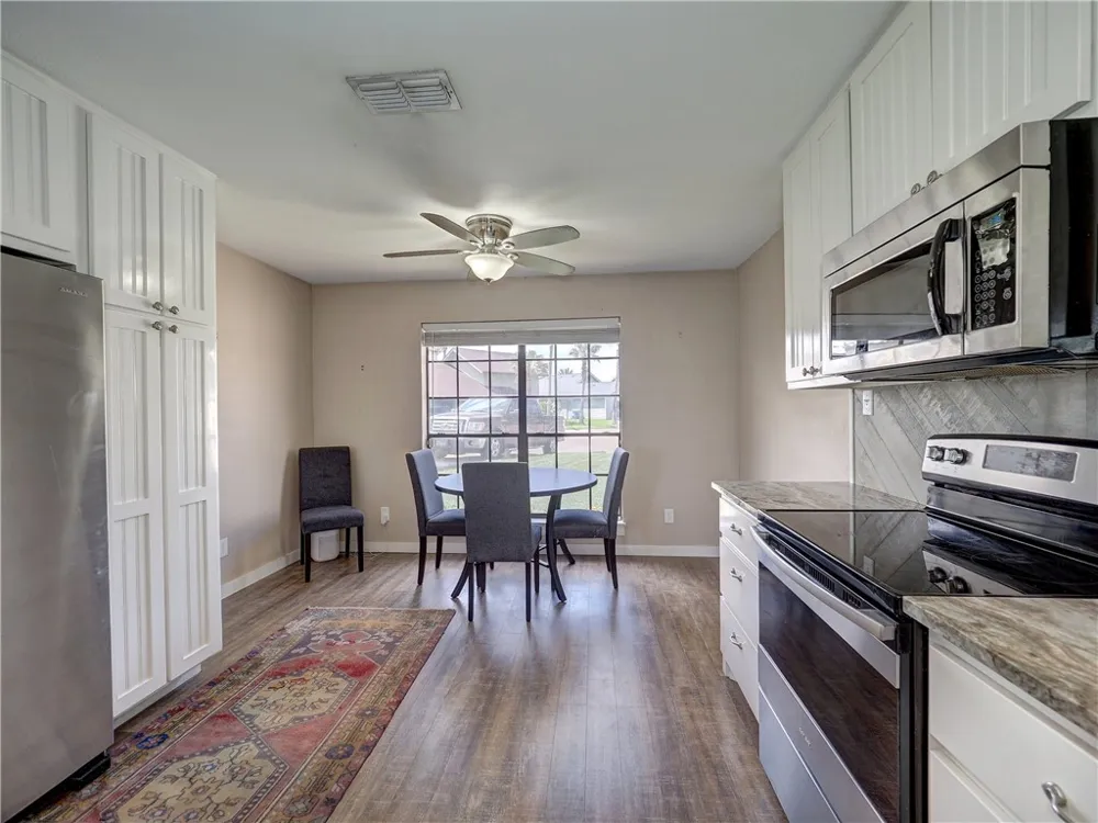 543 Lydia Ann Channel Port Aransas, TX 78373