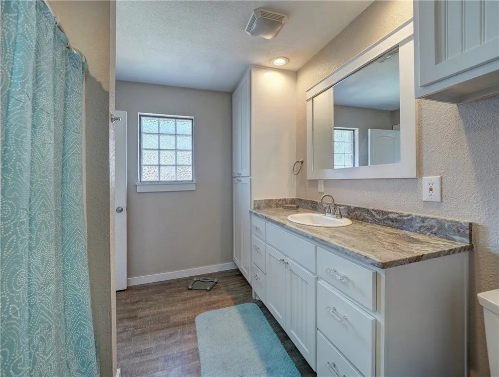 543 Lydia Ann Channel Port Aransas, TX 78373