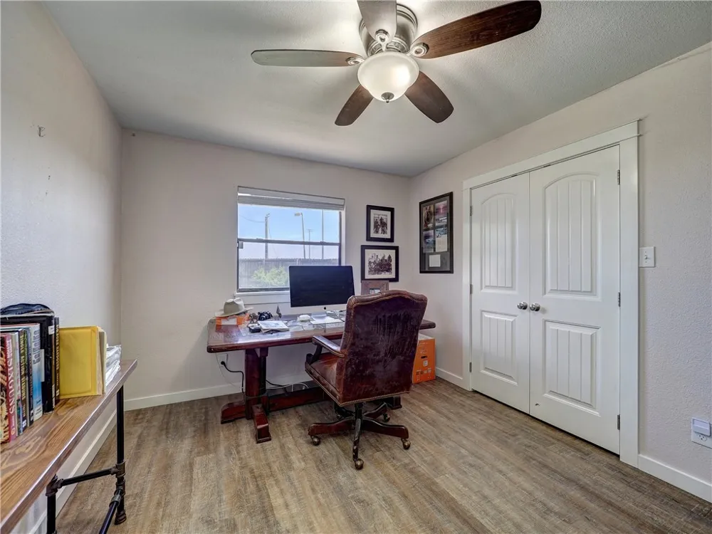 543 Lydia Ann Channel Port Aransas, TX 78373