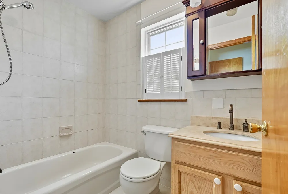 87 COTTAGE ST Bayonne, NJ 07002