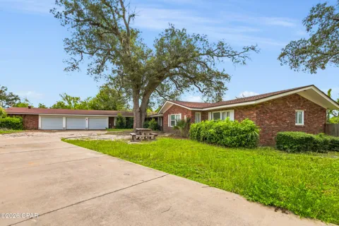 2402 E 2nd Court