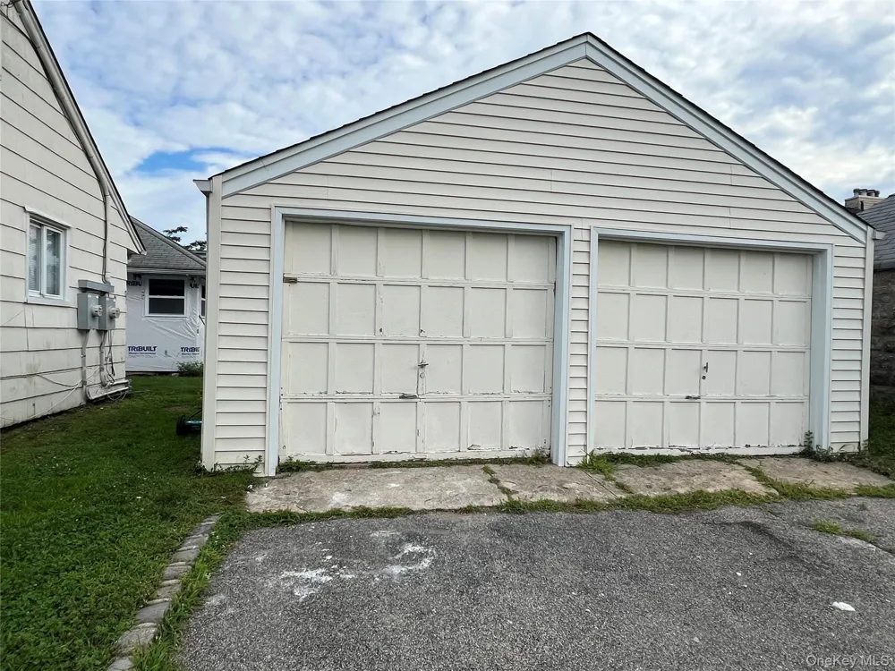 40 Firwood Road #A Port Washington, NY 11050