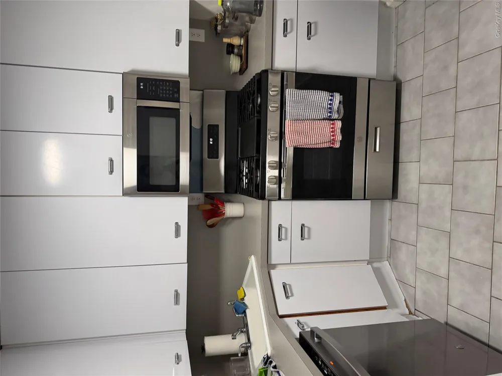 376 Central Avenue #2N Lawrence, NY 11559