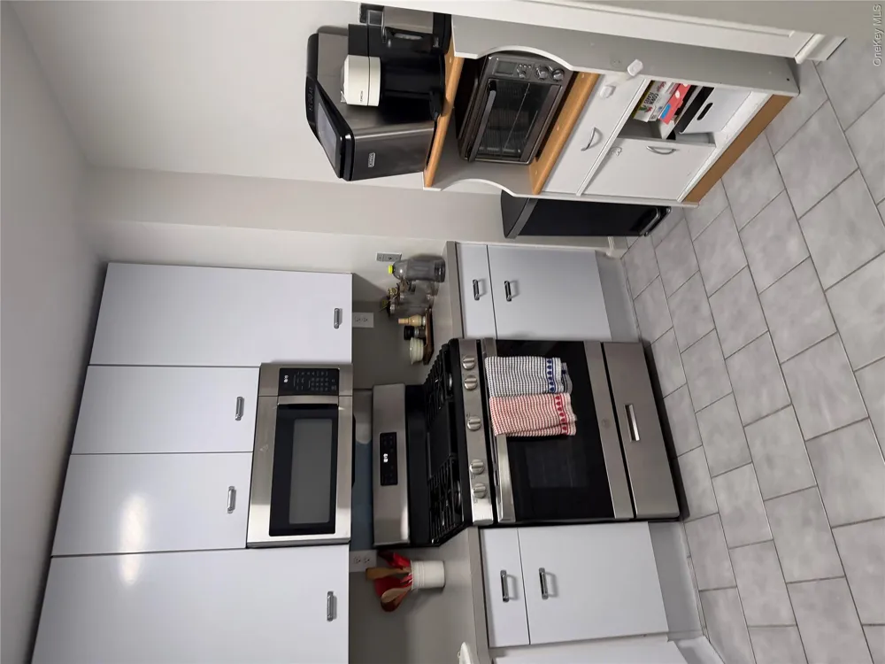 376 Central Avenue #2N Lawrence, NY 11559