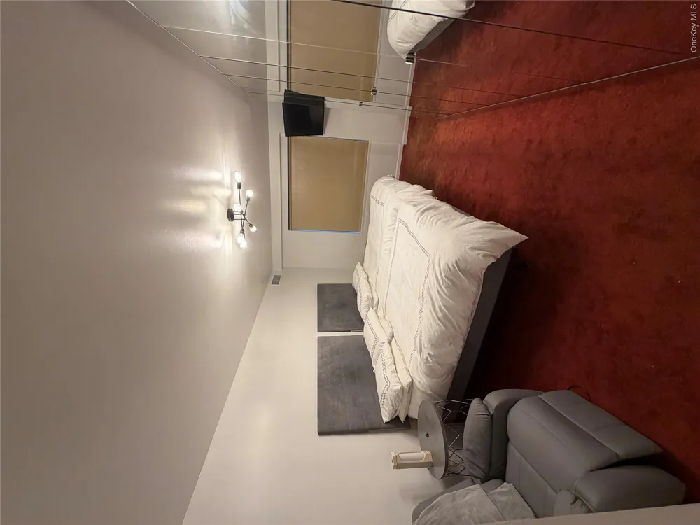 376 Central Avenue #2N Lawrence, NY 11559