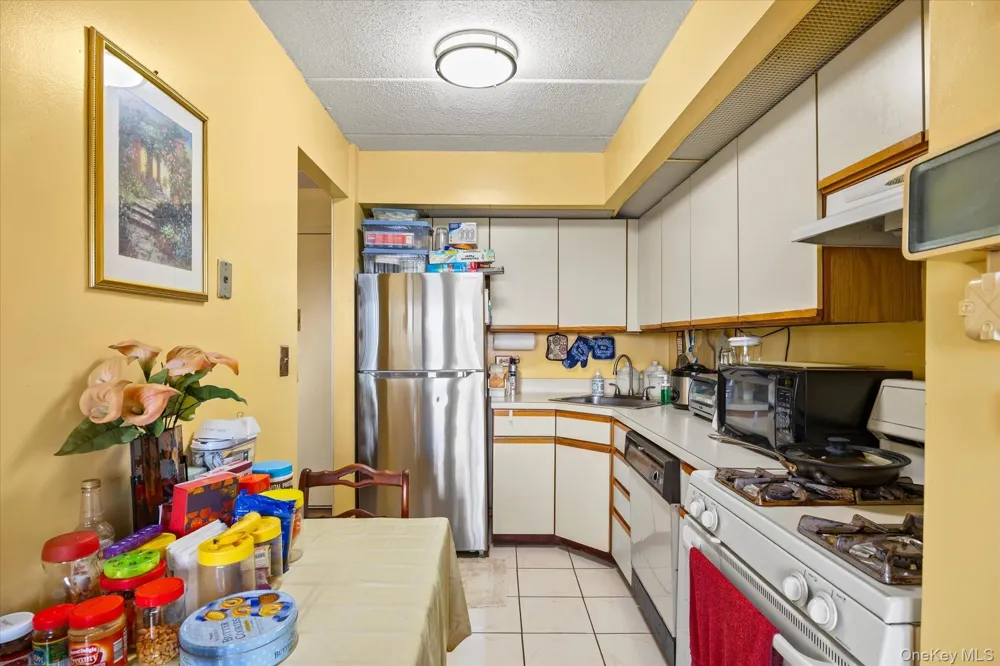 9229 Queens Boulevard #6F Rego Park, NY 11374