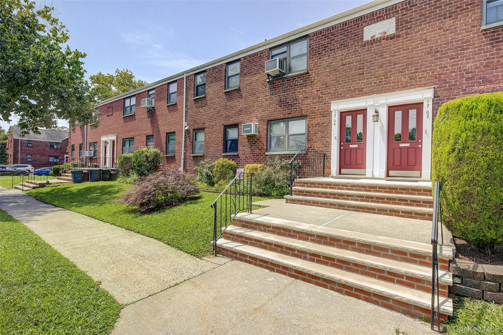 17-04 160th Street #LOWER Whitestone, NY 11357