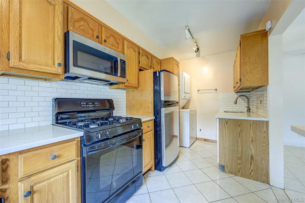 17-04 160th Street #LOWER Whitestone, NY 11357