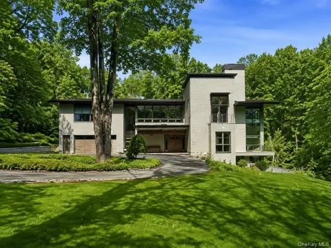 17 Fox Run Road