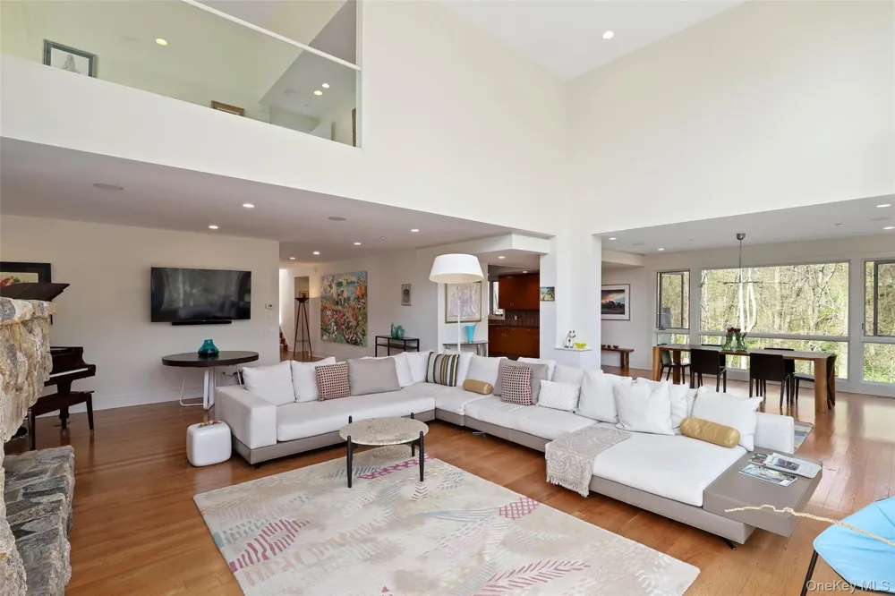 17 Fox Run Road Pound Ridge, NY 10576