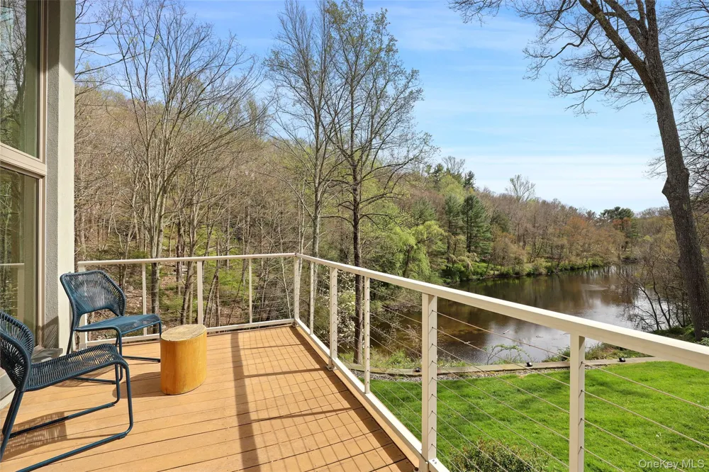 17 Fox Run Road Pound Ridge, NY 10576