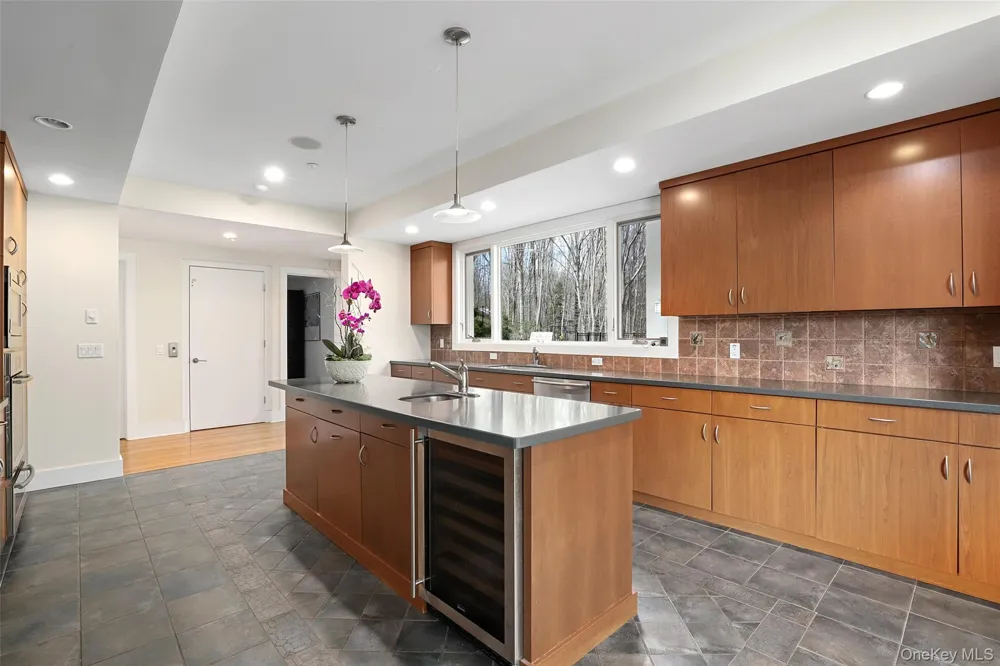 17 Fox Run Road Pound Ridge, NY 10576