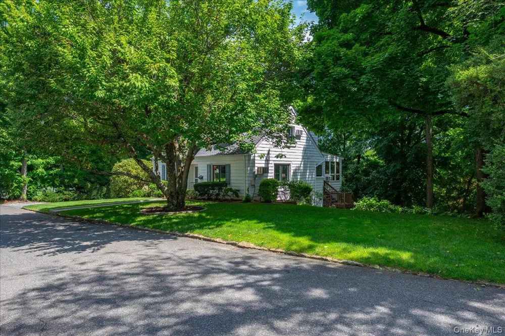 55 Argyle Road Scarsdale, NY 10583