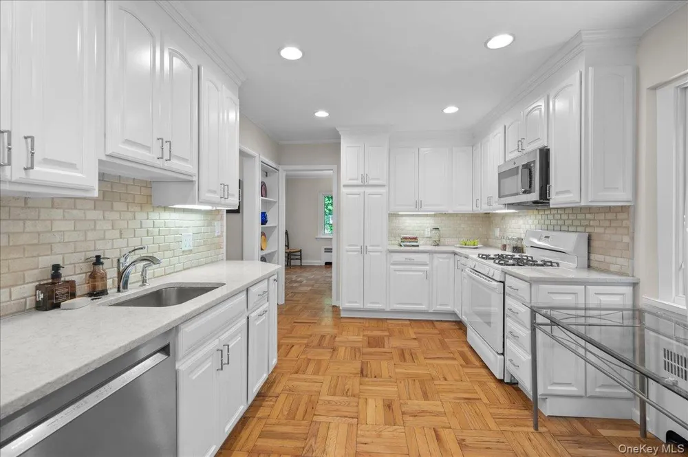 55 Argyle Road Scarsdale, NY 10583